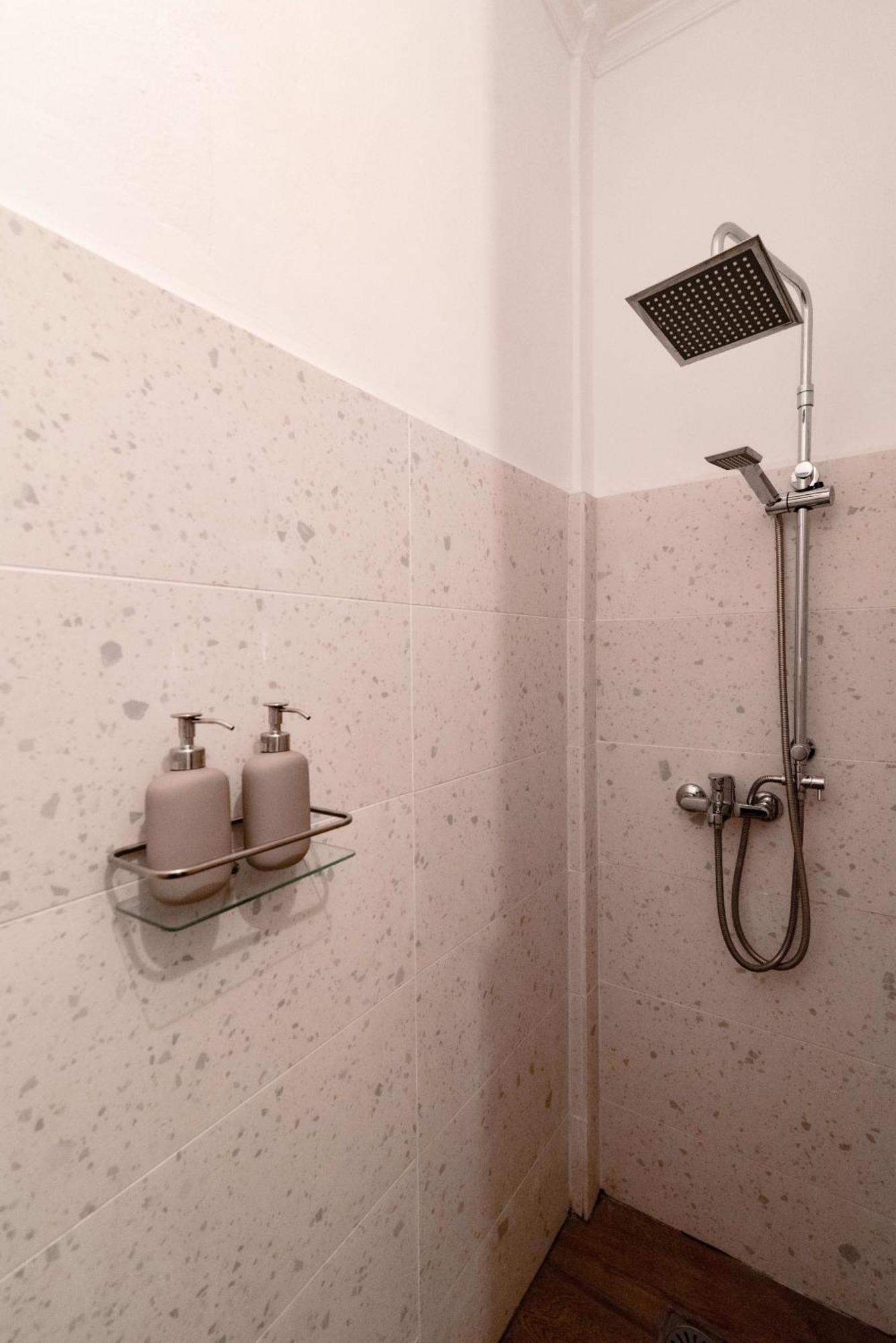 Exarchia Artistic Getaway For Groups Apartamento Atenas Exterior foto