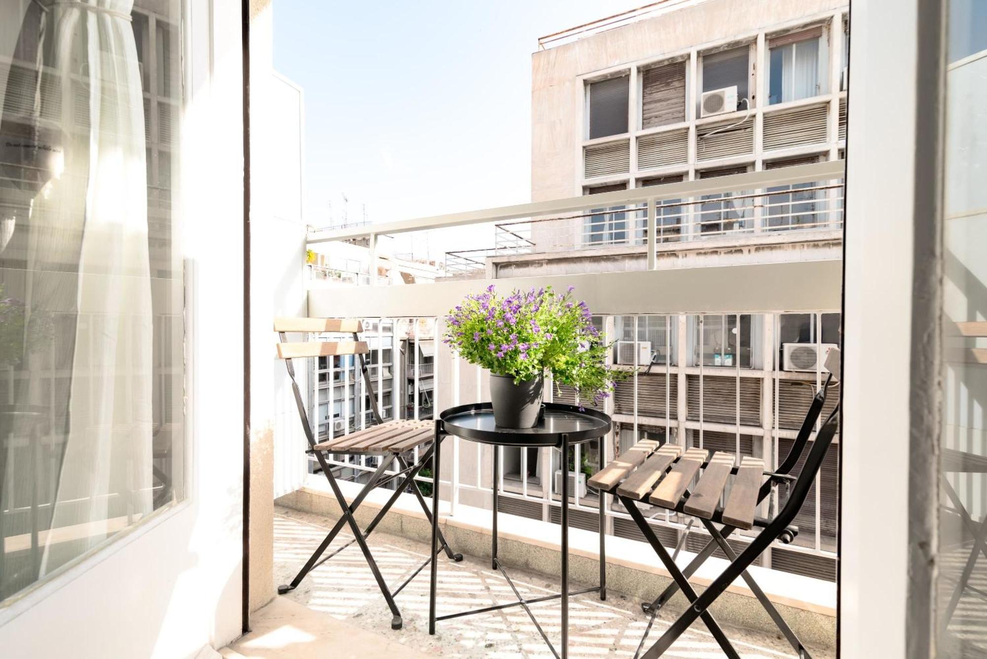 Exarchia Artistic Getaway For Groups Apartamento Atenas Exterior foto