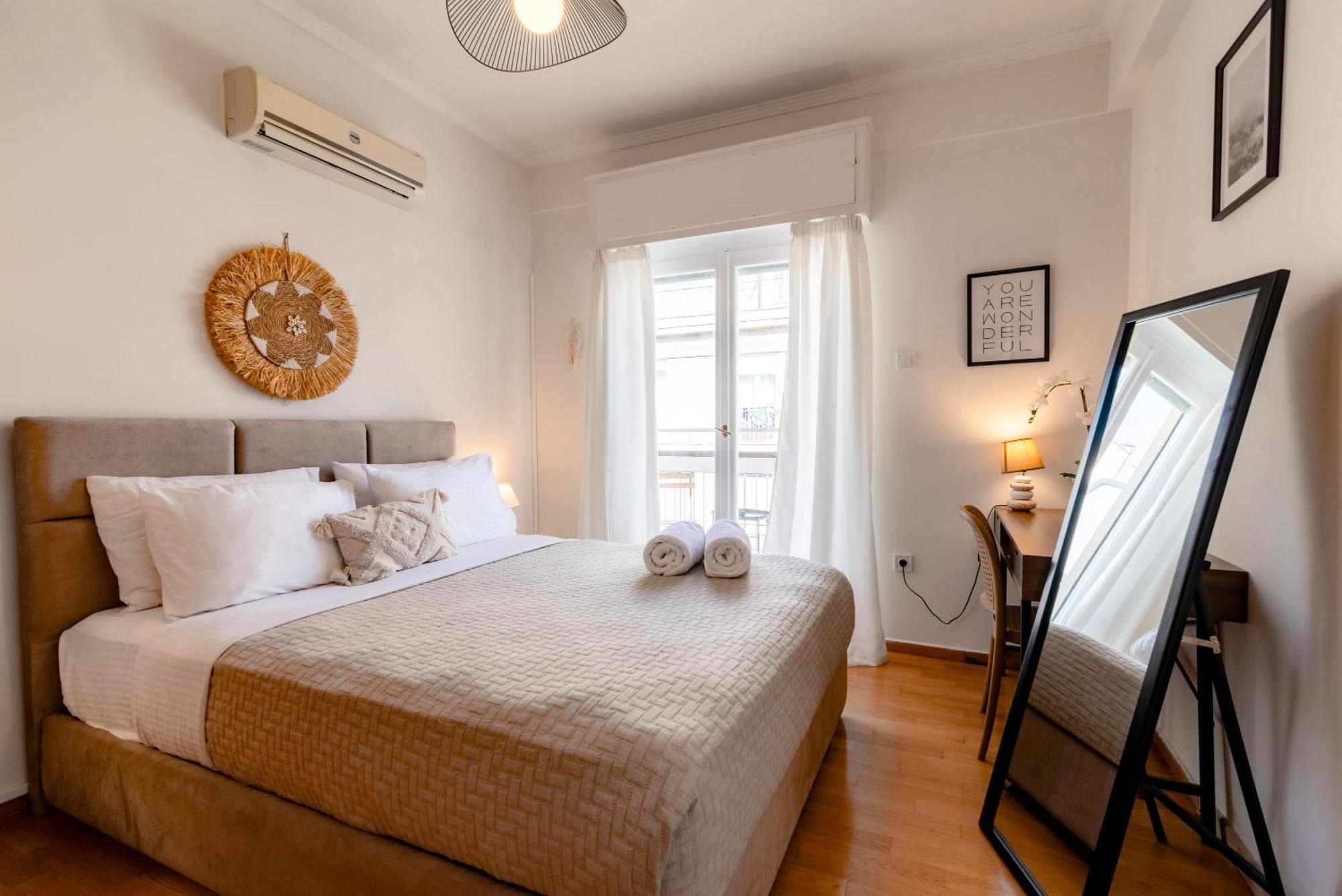 Exarchia Artistic Getaway For Groups Apartamento Atenas Exterior foto
